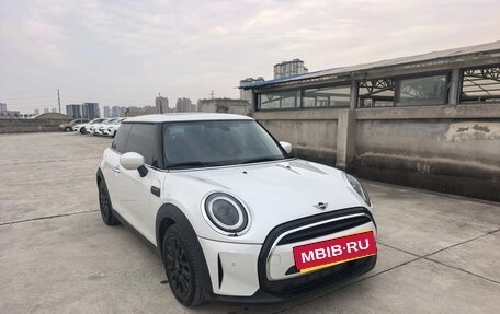 MINI Hatch, 2024 год, 3 050 000 рублей, 1 фотография