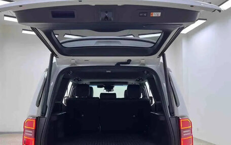 Toyota Land Cruiser Prado, 2024 год, 10 840 000 рублей, 6 фотография