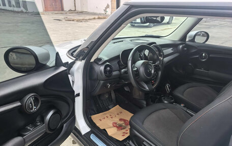 MINI Hatch, 2024 год, 3 050 000 рублей, 3 фотография