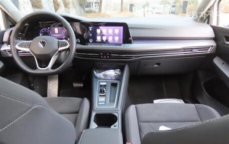 Volkswagen Golf VIII, 2022 год, 2 186 000 рублей, 3 фотография