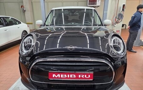 MINI Hatch, 2024 год, 2 630 000 рублей, 1 фотография