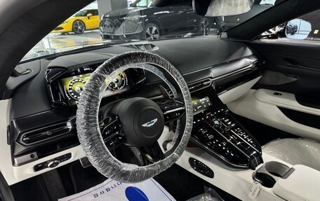 Aston Martin V8 Vantage IV, 2025 год, 24 640 000 рублей, 5 фотография