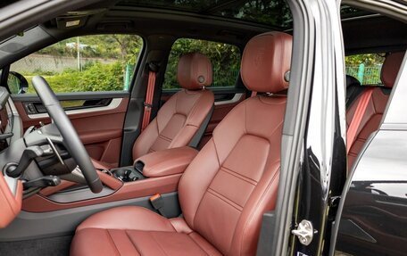 Porsche Cayenne III, 2024 год, 13 915 000 рублей, 4 фотография