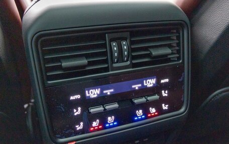 Porsche Cayenne III, 2024 год, 13 915 000 рублей, 8 фотография