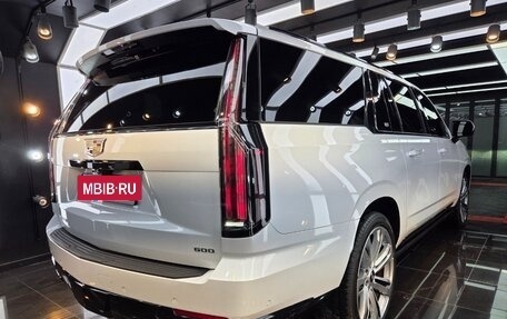 Cadillac Escalade V, 2024 год, 17 525 000 рублей, 2 фотография