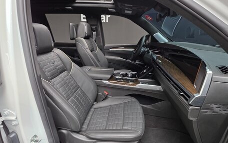 Cadillac Escalade V, 2024 год, 17 525 000 рублей, 3 фотография