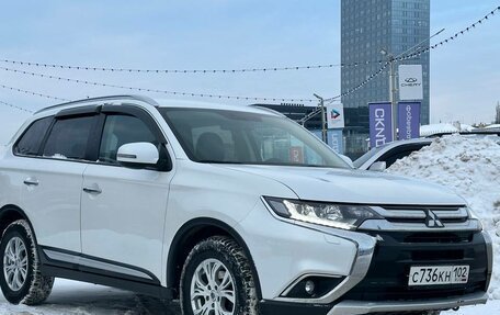 Mitsubishi Outlander III рестайлинг 3, 2015 год, 1 820 000 рублей, 1 фотография