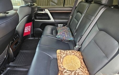 Toyota Land Cruiser 200, 2016 год, 8 600 000 рублей, 37 фотография