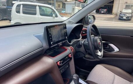 Toyota Yaris Cross, 2022 год, 1 624 000 рублей, 14 фотография