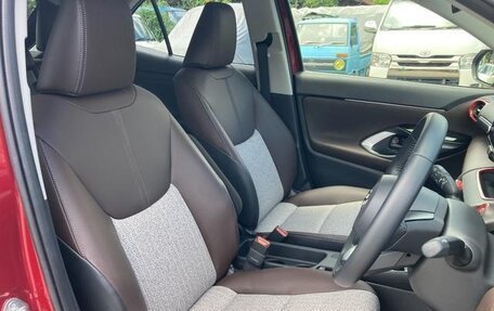 Toyota Yaris Cross, 2022 год, 1 624 000 рублей, 26 фотография