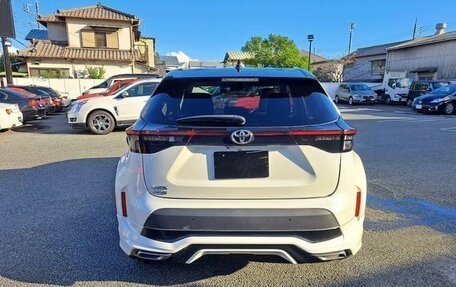 Toyota Yaris Cross, 2022 год, 1 607 000 рублей, 4 фотография