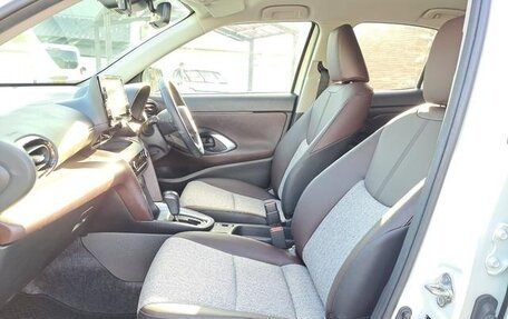 Toyota Yaris Cross, 2022 год, 1 607 000 рублей, 11 фотография