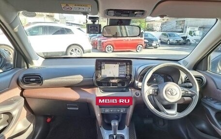 Toyota Yaris Cross, 2022 год, 1 607 000 рублей, 9 фотография