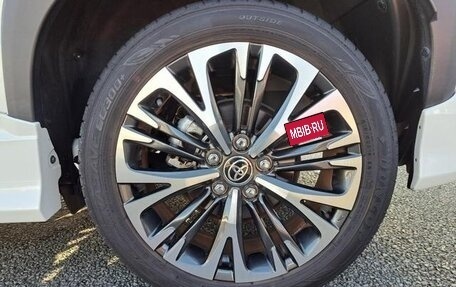 Toyota Yaris Cross, 2022 год, 1 607 000 рублей, 24 фотография