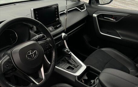 Toyota RAV4, 2021 год, 3 100 000 рублей, 8 фотография