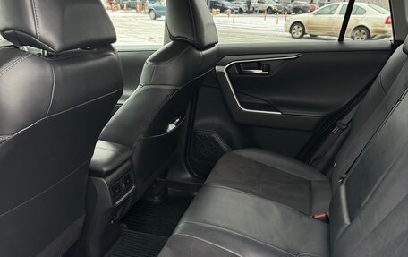 Toyota RAV4, 2021 год, 3 100 000 рублей, 9 фотография