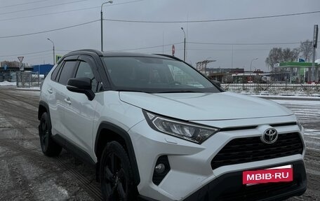 Toyota RAV4, 2021 год, 3 100 000 рублей, 2 фотография