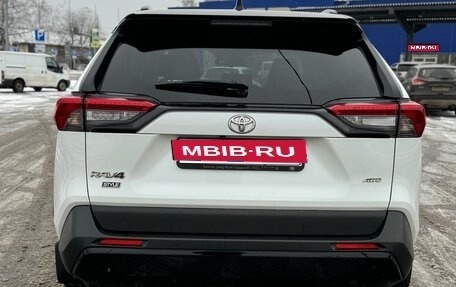Toyota RAV4, 2021 год, 3 100 000 рублей, 6 фотография