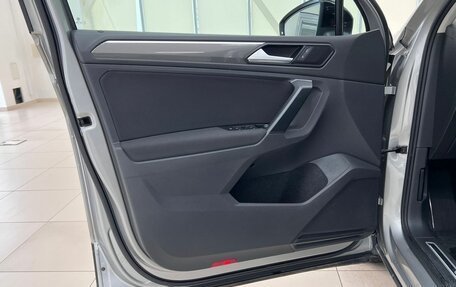 Volkswagen Tiguan II, 2020 год, 2 500 000 рублей, 24 фотография