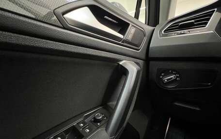 Volkswagen Tiguan II, 2020 год, 2 500 000 рублей, 25 фотография