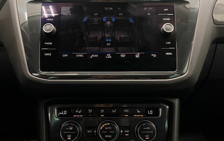 Volkswagen Tiguan II, 2020 год, 2 500 000 рублей, 30 фотография