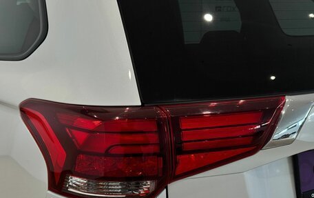 Mitsubishi Outlander III рестайлинг 3, 2019 год, 2 150 000 рублей, 17 фотография