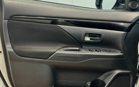 Mitsubishi Outlander III рестайлинг 3, 2019 год, 2 150 000 рублей, 18 фотография