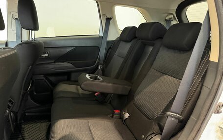 Mitsubishi Outlander III рестайлинг 3, 2019 год, 2 150 000 рублей, 28 фотография