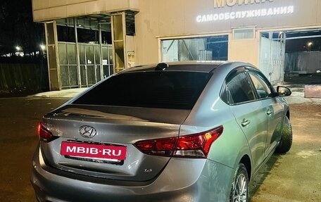 Hyundai Solaris II рестайлинг, 2018 год, 1 350 000 рублей, 3 фотография