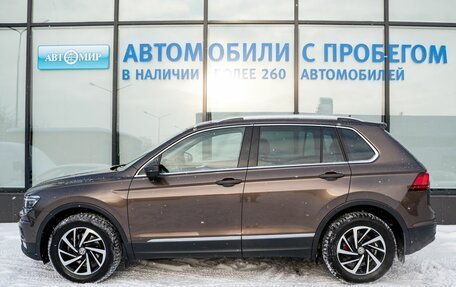 Volkswagen Tiguan II, 2018 год, 2 419 000 рублей, 2 фотография
