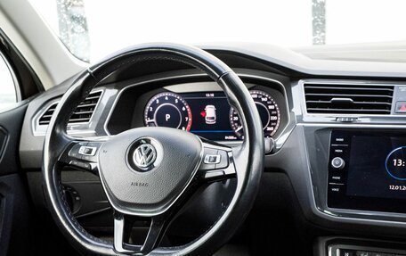 Volkswagen Tiguan II, 2018 год, 2 419 000 рублей, 11 фотография