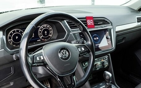 Volkswagen Tiguan II, 2018 год, 2 419 000 рублей, 10 фотография