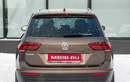 Volkswagen Tiguan II, 2018 год, 2 419 000 рублей, 4 фотография