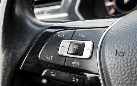 Volkswagen Tiguan II, 2018 год, 2 419 000 рублей, 13 фотография