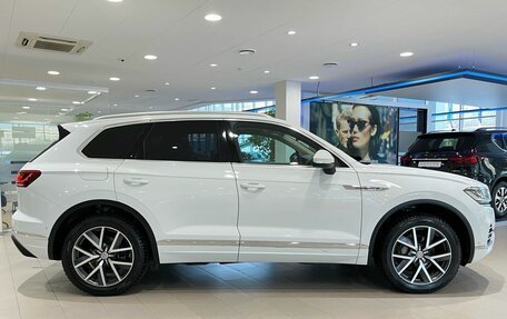 Volkswagen Touareg III, 2020 год, 5 990 000 рублей, 6 фотография