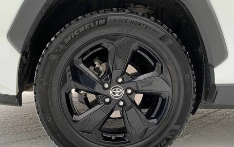 Toyota RAV4, 2021 год, 3 805 000 рублей, 9 фотография