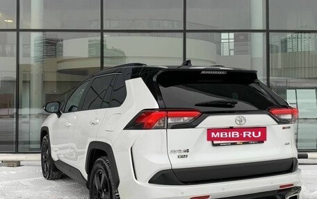 Toyota RAV4, 2021 год, 3 805 000 рублей, 6 фотография