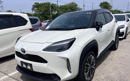 Toyota Yaris Cross, 2022 год, 1 600 000 рублей, 3 фотография