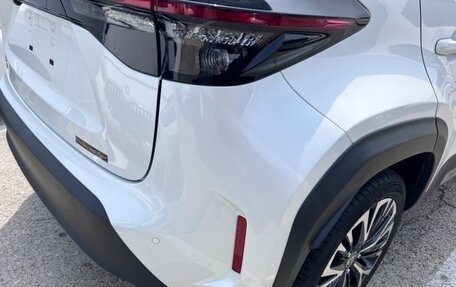 Toyota Yaris Cross, 2022 год, 1 600 000 рублей, 12 фотография