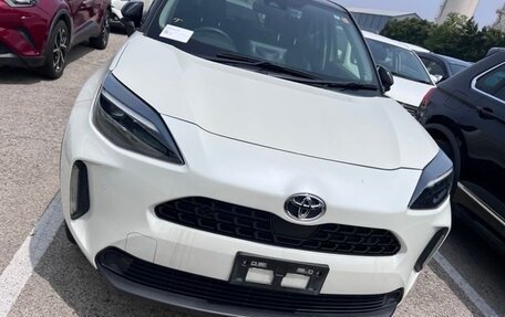 Toyota Yaris Cross, 2022 год, 1 600 000 рублей, 2 фотография