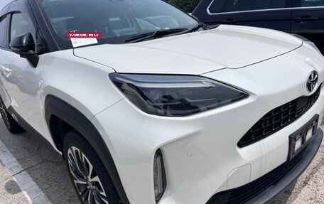 Toyota Yaris Cross, 2022 год, 1 600 000 рублей, 13 фотография