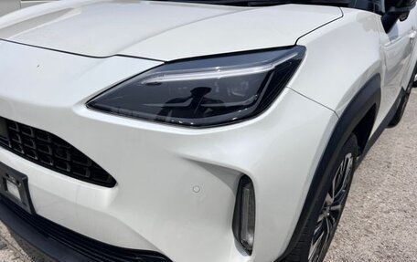 Toyota Yaris Cross, 2022 год, 1 600 000 рублей, 14 фотография