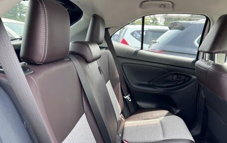 Toyota Yaris Cross, 2022 год, 1 600 000 рублей, 27 фотография