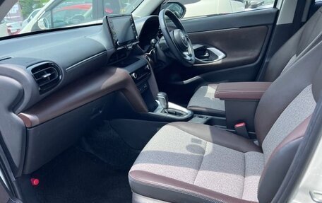 Toyota Yaris Cross, 2022 год, 1 600 000 рублей, 22 фотография