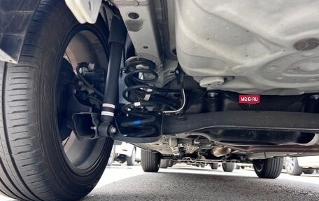 Toyota Yaris Cross, 2022 год, 1 600 000 рублей, 28 фотография