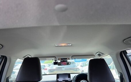 Toyota Yaris Cross, 2022 год, 1 600 000 рублей, 30 фотография