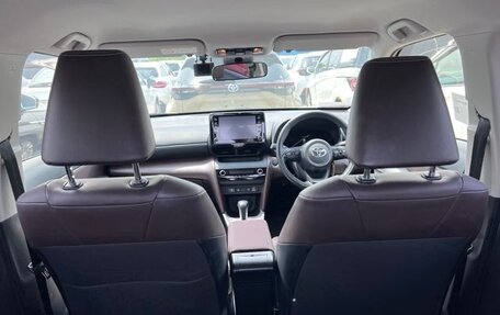 Toyota Yaris Cross, 2022 год, 1 600 000 рублей, 37 фотография