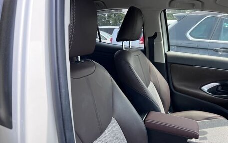 Toyota Yaris Cross, 2022 год, 1 600 000 рублей, 31 фотография