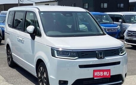 Honda Stepwgn, 2022 год, 2 353 000 рублей, 1 фотография