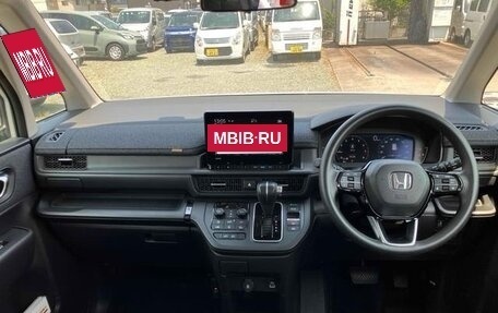 Honda Stepwgn, 2022 год, 2 353 000 рублей, 14 фотография